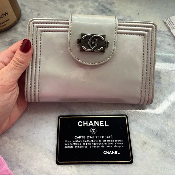 CHANEL Silver Patent Leather Boy Wallet - Picture 9 of 9